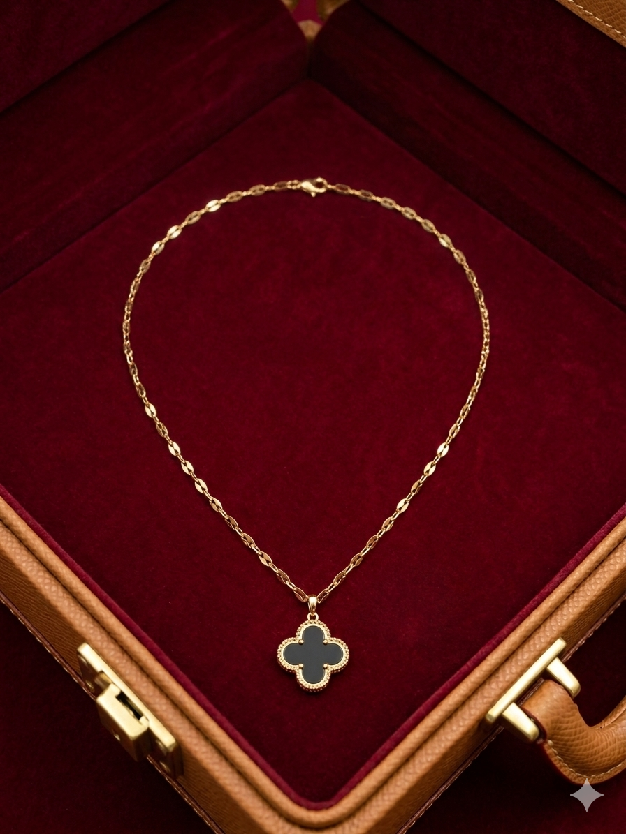 BLACK FLOWER PENDENT CHAIN