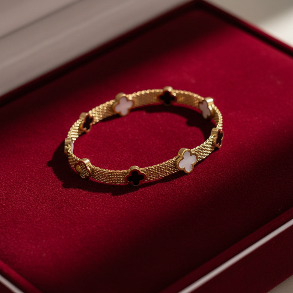 GOLD PLATED BLOCK CHAIN WITH WHITE AND BLACK FLOWER